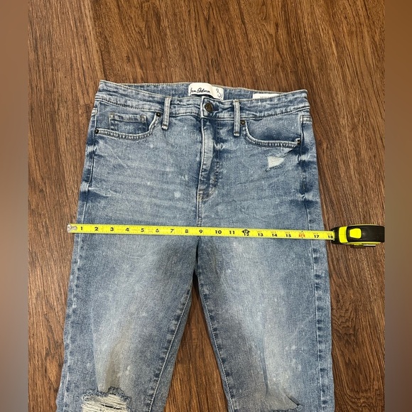 Sam Edelman straight-leg blues with a classic worn look - Picture 4 of 8